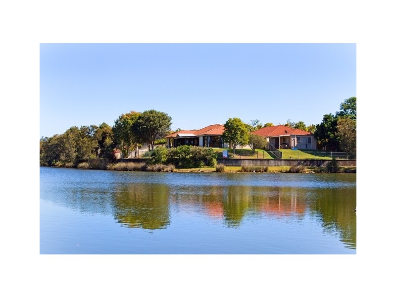 12 Lakes Circuit, Burleigh Waters QLD 4220
