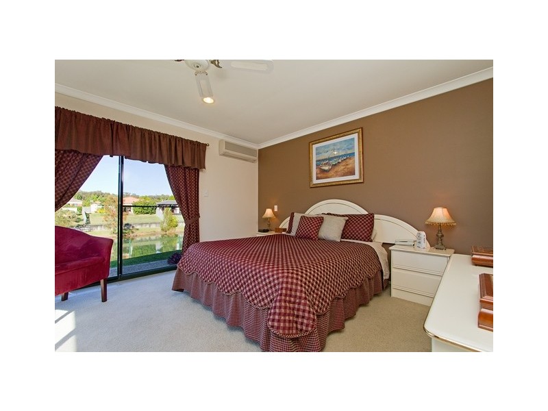 12 Lakes Circuit, Burleigh Waters QLD 4220