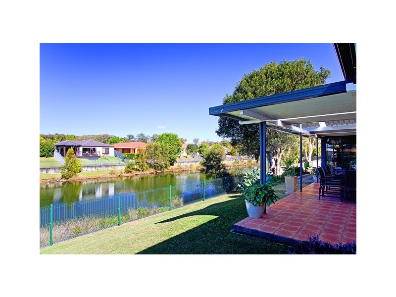 12 Lakes Circuit, Burleigh Waters QLD 4220