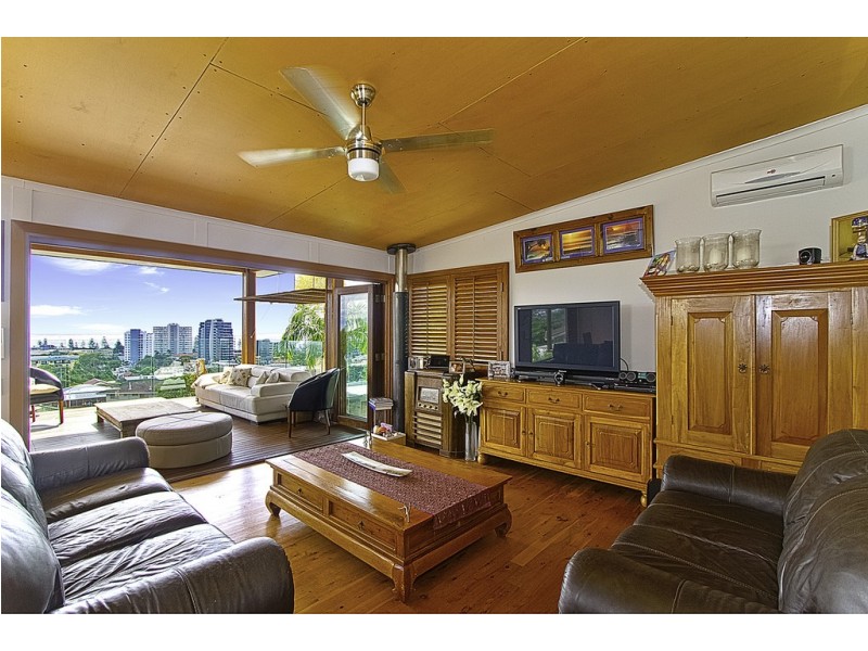 1/8 East Street, Burleigh Heads QLD 4220