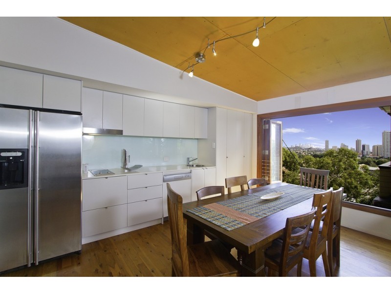 1/8 East Street, Burleigh Heads QLD 4220