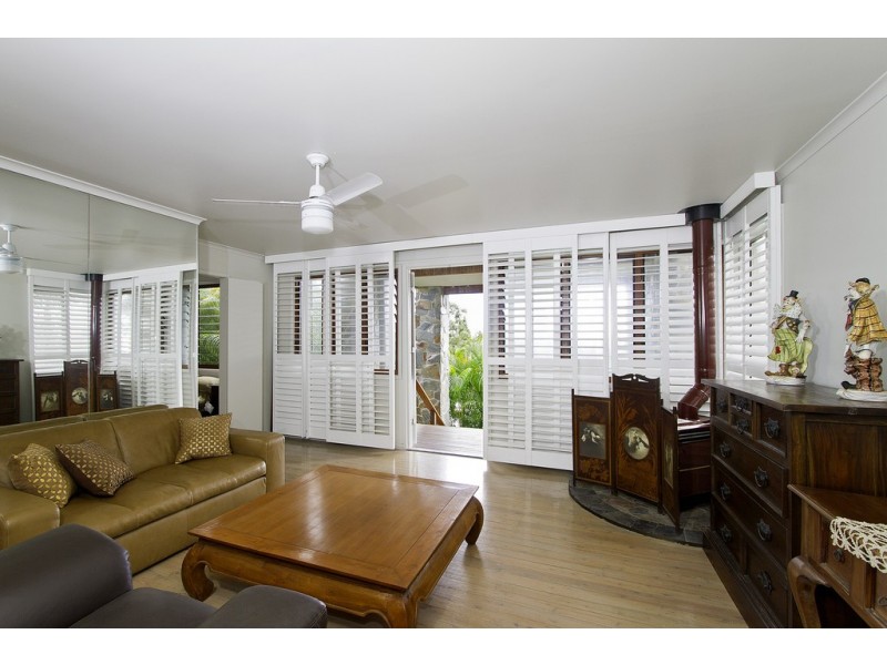 1/8 East Street, Burleigh Heads QLD 4220