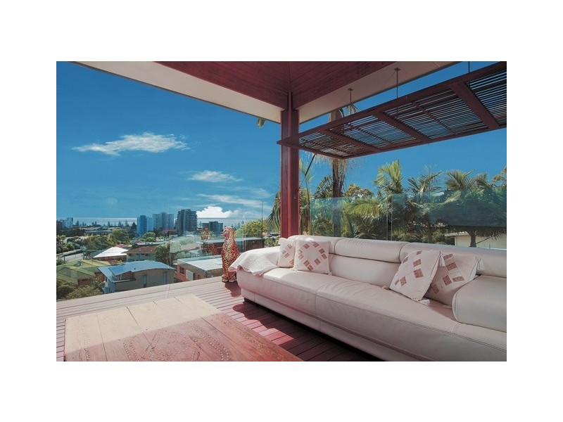 1/8 East Street, Burleigh Heads QLD 4220