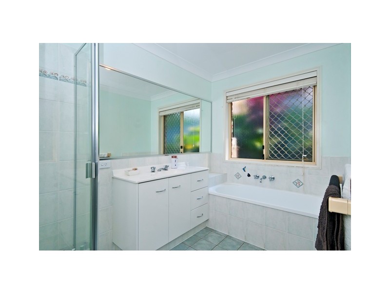 15 Laurina Court, Elanora QLD 4221