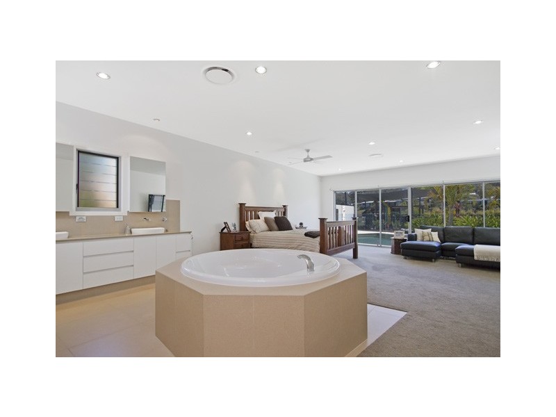 1 Dungogie Drive, Tallebudgera QLD 4228