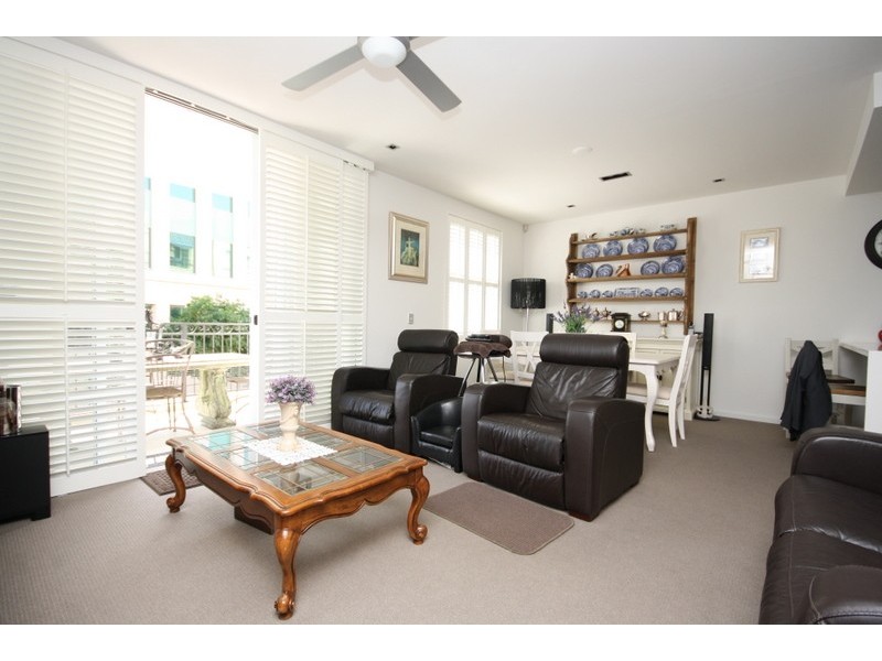 2021-3029 The Boulevard, Carrara QLD 4211