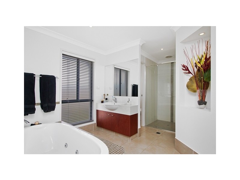 16 Gilgandra Close, Reedy Creek QLD 4227