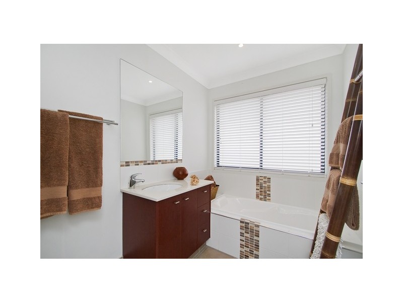 16 Gilgandra Close, Reedy Creek QLD 4227