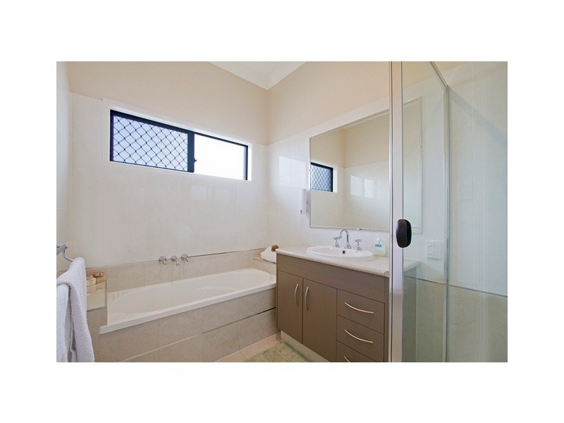 5 Snowwood Street, Reedy Creek QLD 4227