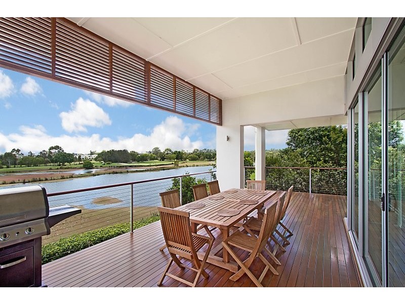732 Pensinsula Drive, Robina QLD 4226