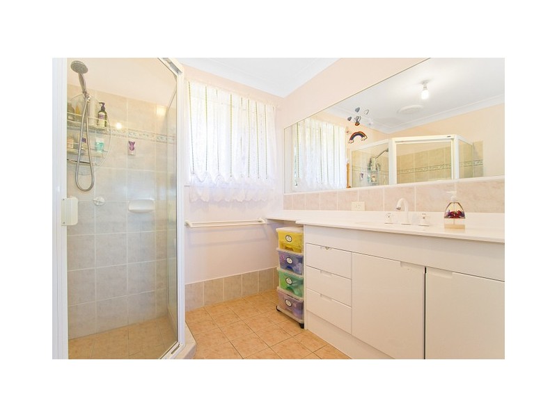 18 Hibertia Ave, Elanora QLD 4221