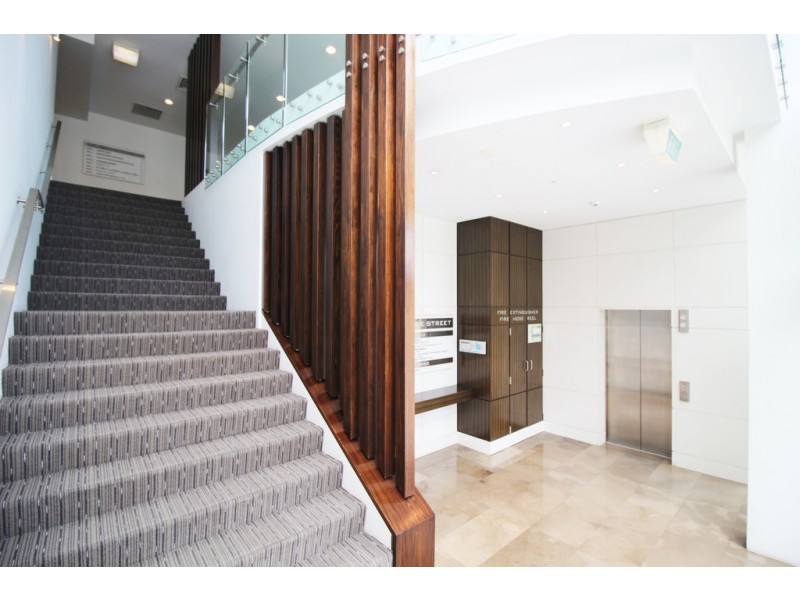 302/21 Lake Street, Varsity Lakes QLD 4227