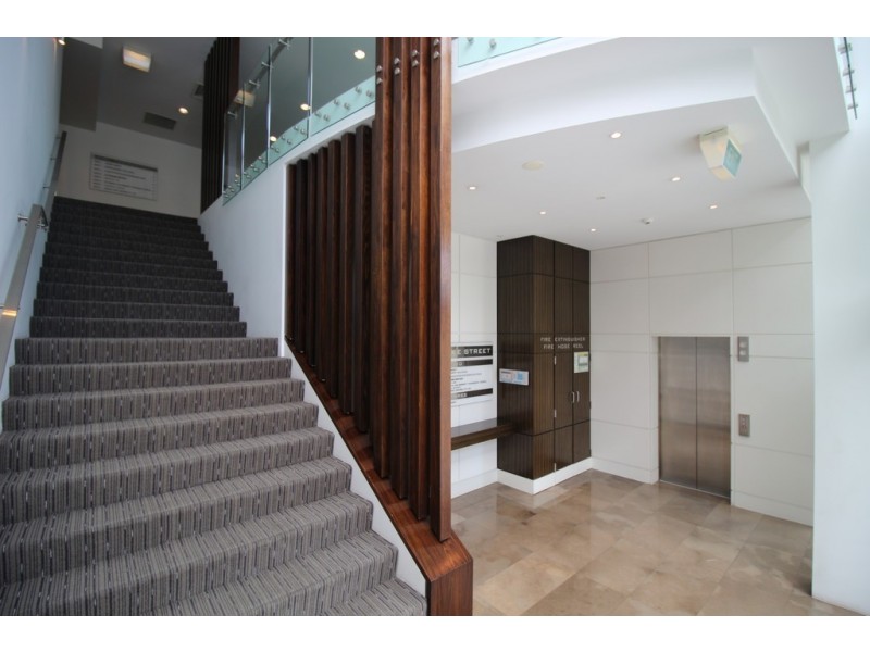 Suite E 302/21 Lake Street, Varsity Lakes QLD 4227