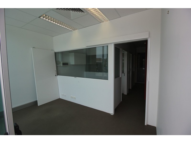 Suite E 302/21 Lake Street, Varsity Lakes QLD 4227