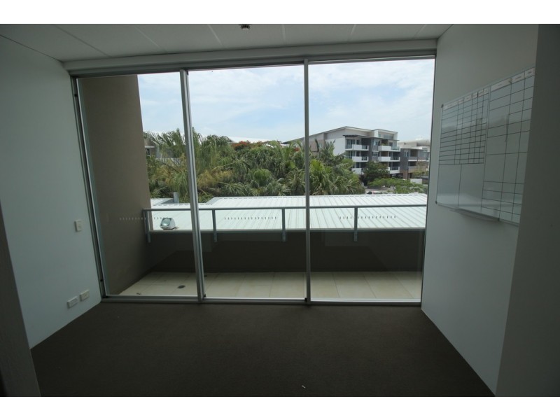 Suite E 302/21 Lake Street, Varsity Lakes QLD 4227