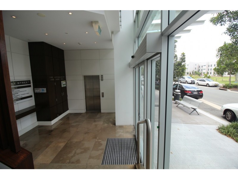 Suite E 302/21 Lake Street, Varsity Lakes QLD 4227