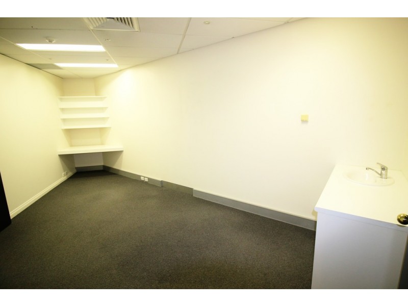 9/140 Robina Town Centre Drive, Robina QLD 4226