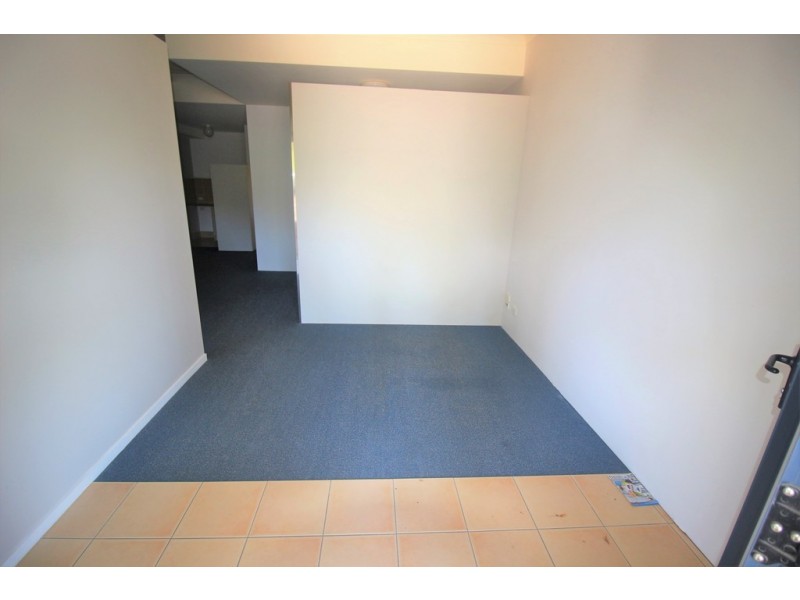 6/492 Christine Ave, Robina QLD 4226