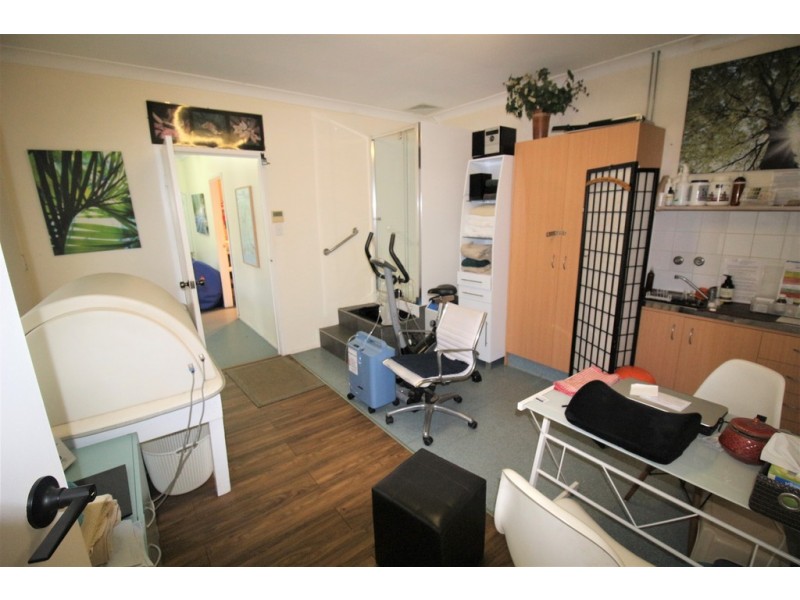 4 and 5/ 33 Tallebudgera Creek Road, West Burleigh QLD 4219