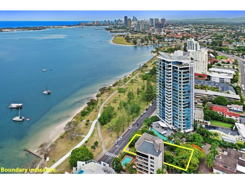 238 Marine Parade, Labrador QLD 4215