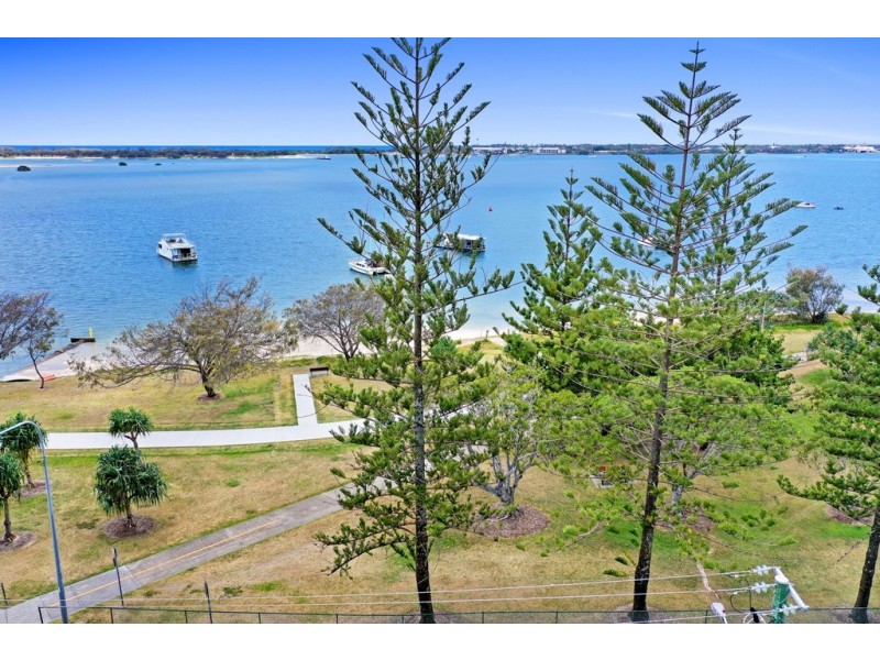 238 Marine Parade, Labrador QLD 4215