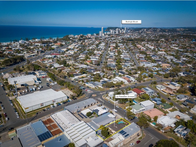 39 Paradise Avenue, Miami QLD 4220