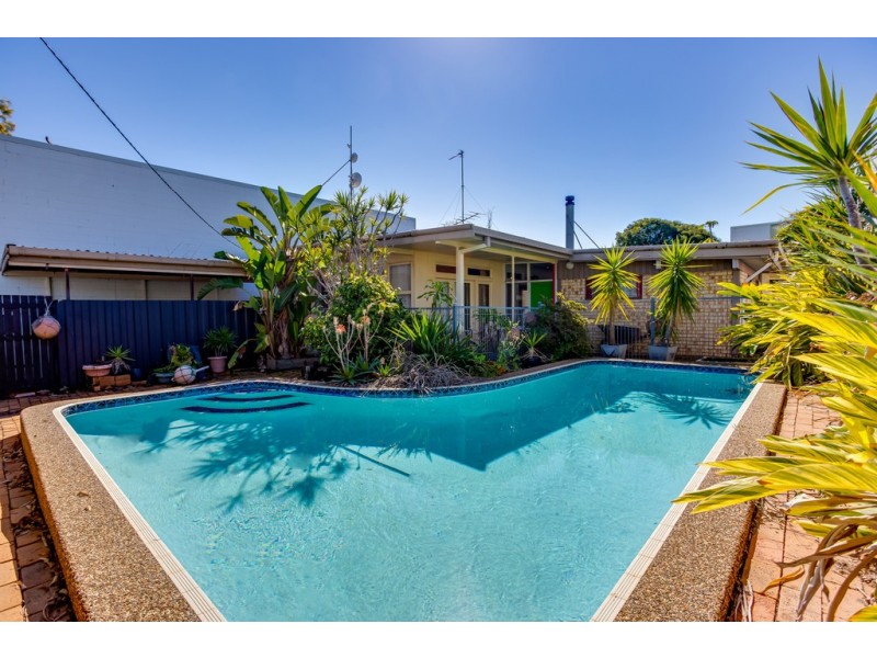 39 Paradise Avenue, Miami QLD 4220