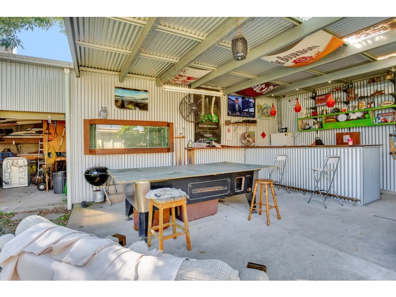 39 Paradise Avenue, Miami QLD 4220