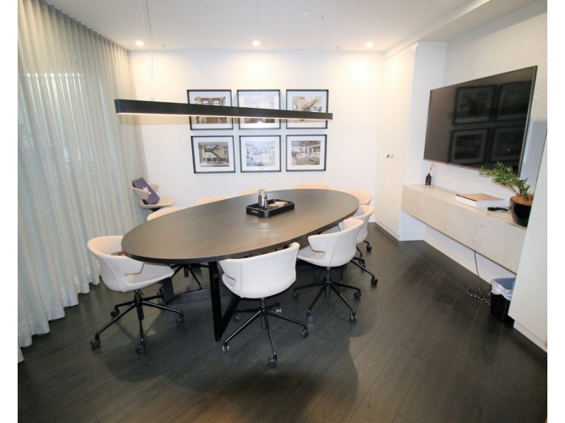 24/2 Waterfront Place, Robina QLD 4226