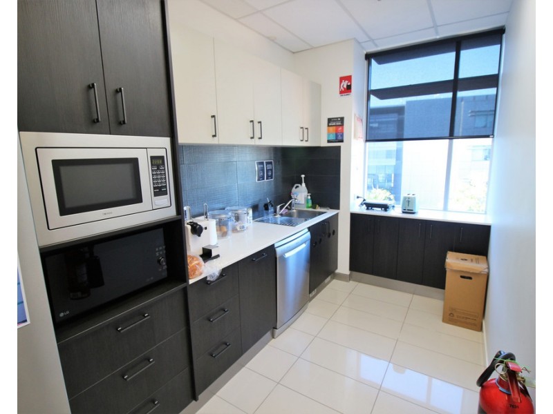 24/2 Waterfront Place, Robina QLD 4226