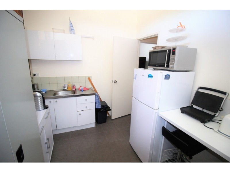 8/33 Tallebudgera Creek Road, Burleigh Heads QLD 4220