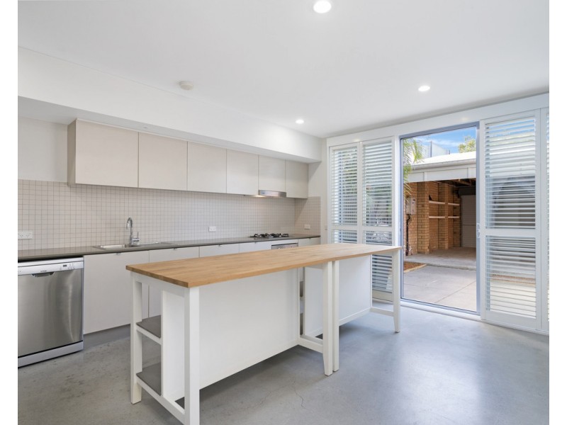 6 Watts Drive, Varsity Lakes QLD 4227