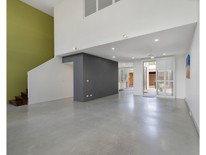 6 Watts Drive, Varsity Lakes QLD 4227