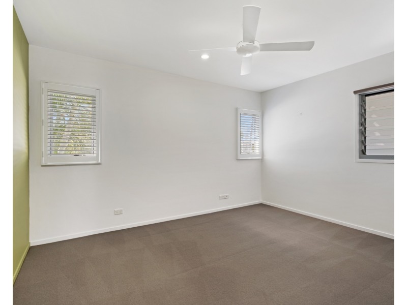 6 Watts Drive, Varsity Lakes QLD 4227