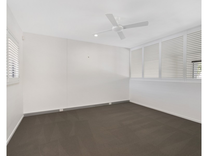 6 Watts Drive, Varsity Lakes QLD 4227