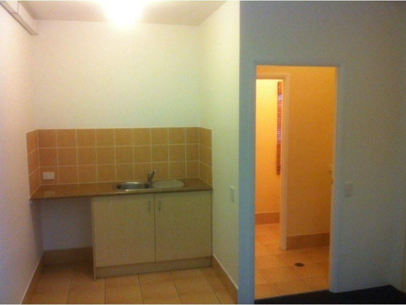 2/492 Christine Avenue, Robina QLD 4226