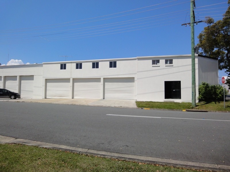 43 Paradise Avenue, Miami QLD 4220