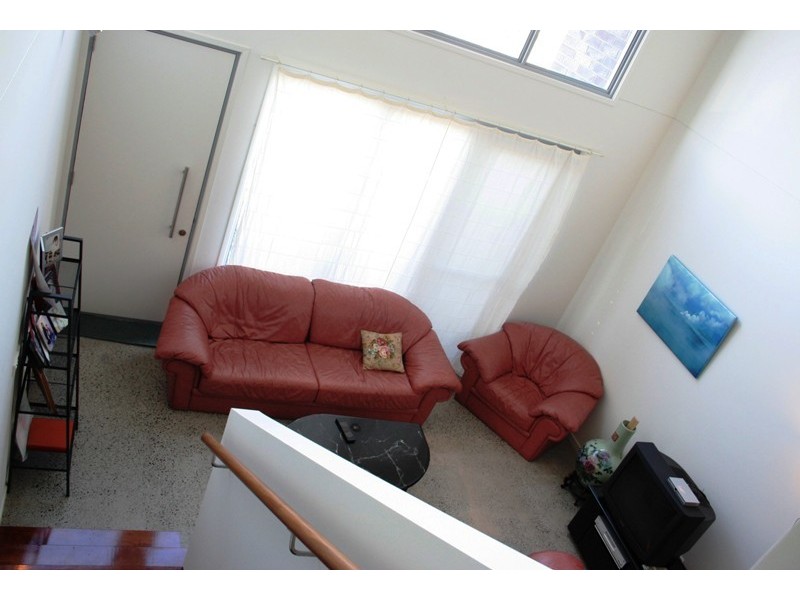 32 Lakefront Crescent, Varsity Lakes QLD 4227