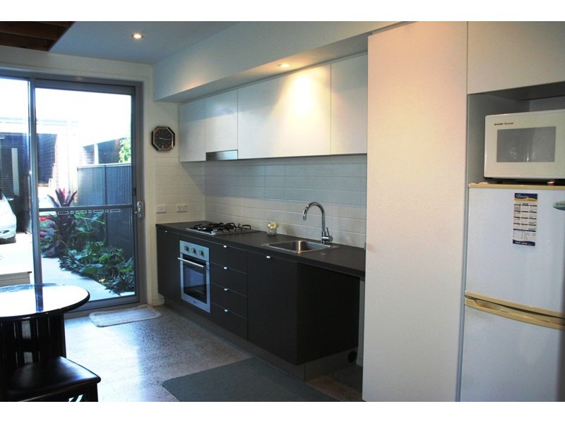 32 Lakefront Crescent, Varsity Lakes QLD 4227