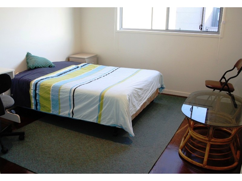 32 Lakefront Crescent, Varsity Lakes QLD 4227