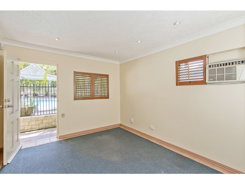 2 Oak Street, Nerang QLD 4211