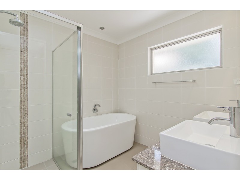 2 Oak Street, Nerang QLD 4211