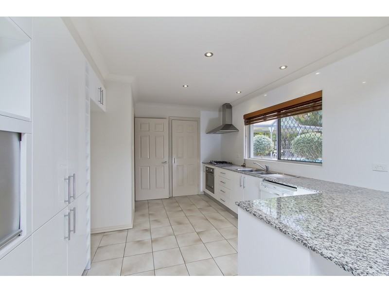 2 Oak Street, Nerang QLD 4211