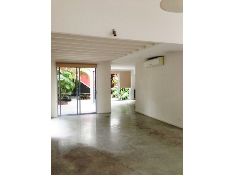 2 Watts Drive, Varsity Lakes QLD 4227