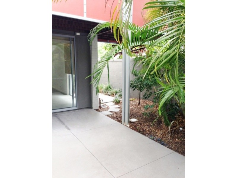 2 Watts Drive, Varsity Lakes QLD 4227
