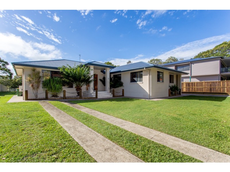 32 Tallebudgera Creek Road, Burleigh Heads QLD 4220