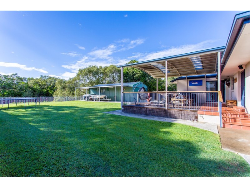 32 Tallebudgera Creek Road, Burleigh Heads QLD 4220