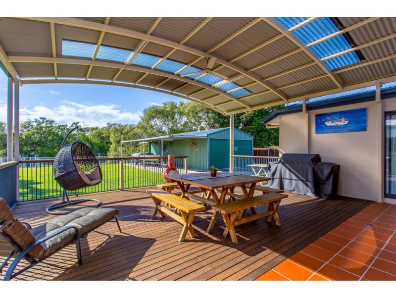 32 Tallebudgera Creek Road, Burleigh Heads QLD 4220