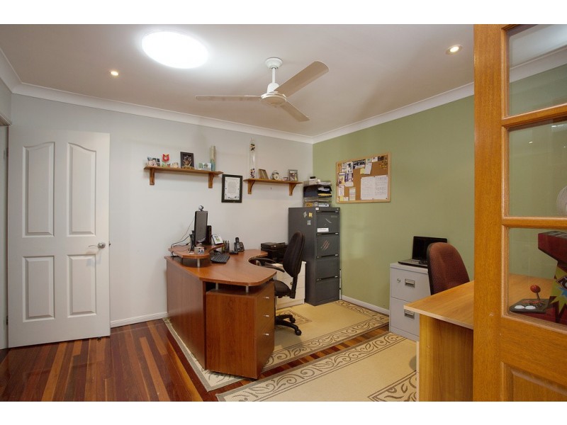 32 Tallebudgera Creek Road, Burleigh Heads QLD 4220