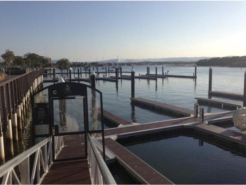 4 Marina Prom, Paradise Point QLD 4216